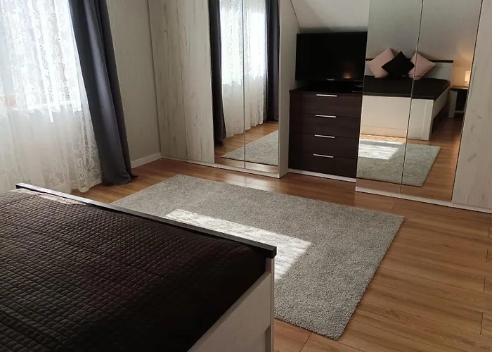 Mit Schwimmteich In Idyllischer Lage *